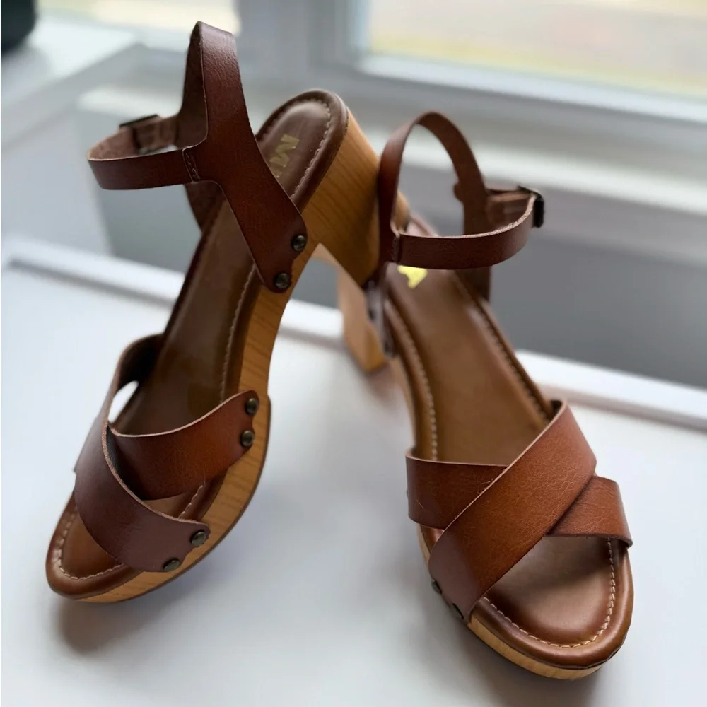 MIA Strappy Block Heels - Size 8 - Picture 2 of 5